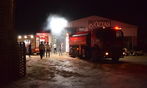 Manisa'da Kereste Fabrikasında Yangın Kontrol Altına Alındı