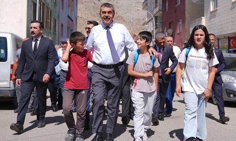 Milli Eğitim Bakanı Tekin Erzurum'da Vatandaşlarla Bir Araya Geldi