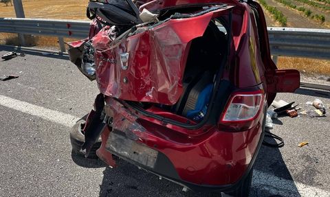 Niğde'de Tır ve Otomobil Çarpıştı: 1 Ölü, 3 Yaralı