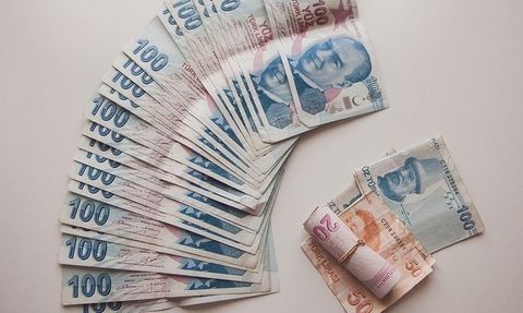 Öğrenci aileleri kara kara düşünecek! Yeni kriz ile arada 76 kat fark bulunuyor 