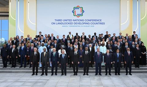 Özbekistan Cumhurbaşkanı Mirziyoyev'den Eşit Küresel Pazar Erişimi Vurgusu