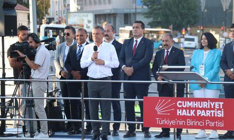 Özgür Özel Sivas'ta CHP'nin Geleceğini Vurguladı