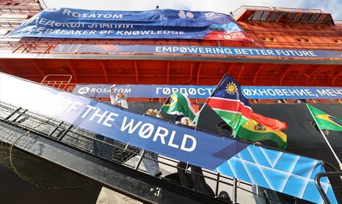 Rosatom'dan Kuzey Kutbu'na Bilgi Buzkıranı Seferi