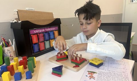 Rüzgar'ın İyileşme Yolculuğu: Otizmle Mücadelede Başarı Hikayesi