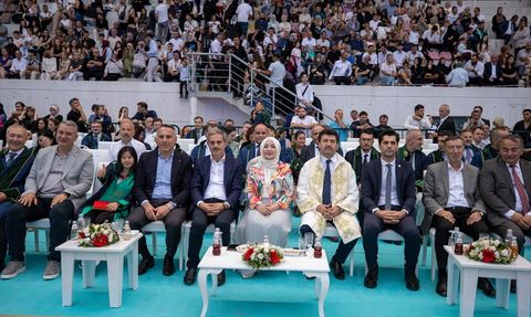 Sakarya Uygulamalı Bilimler Üniversitesi, Mezunlarını Coşku ile Uğurladı