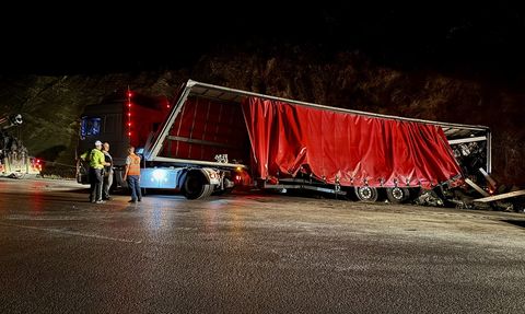 Samsun-Ankara Karayolunda Tır Devrildi, Trafik Yoğunluğu Oluştu