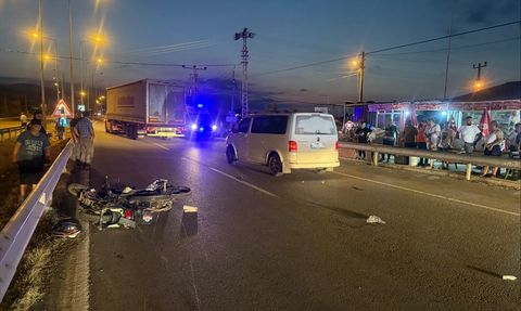 Samsun'da Motosiklet ve Elektrikli Bisiklet Çarpıştı: 2 Yaralı