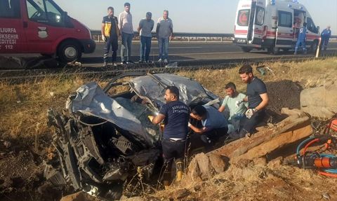 Şanlıurfa'da Otomobil Devrildi: 2 Ölü, 3 Yaralı