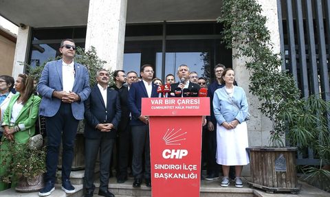 Sındırgı'da Deprem Sonrası CHP Genel Başkanı Özgür Özel'in Açıklamaları