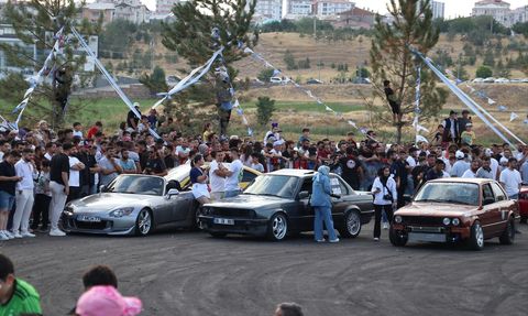 Sivas'ta Drift Tutkunlarına Özel Pist Açıldı