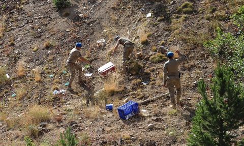 Sivas'ta Fındık İşçilerini Taşıyan Minibüs Uçuruma Düştü