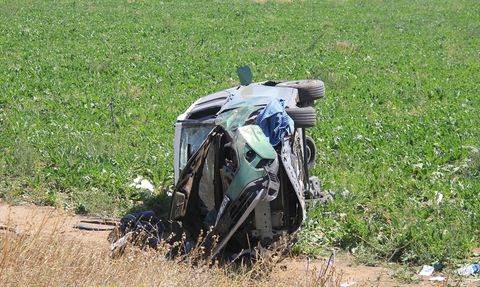 Sivas'ta Hafif Ticari Araç Devrildi: 5 Yaralı