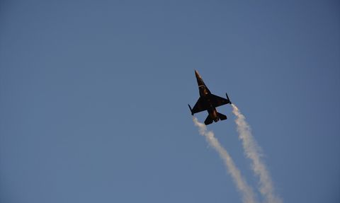 SOLOTÜRK Manisa'da Gösteri Uçuşu Gerçekleştirdi