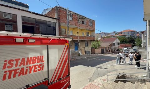 Sultanbeyli'de Çökme Riski Taşıyan Bina Tahliye Edildi