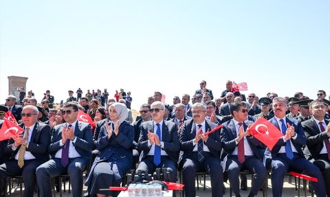 TBMM Başkanı Kurtulmuş Kocatepe'deki Zafer Törenine Katıldı