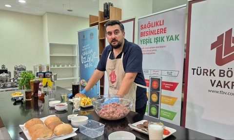 Türk Böbrek Vakfı mutfak etkinliğinde sağlıklı ev yapımı alternatifleri gösterdi