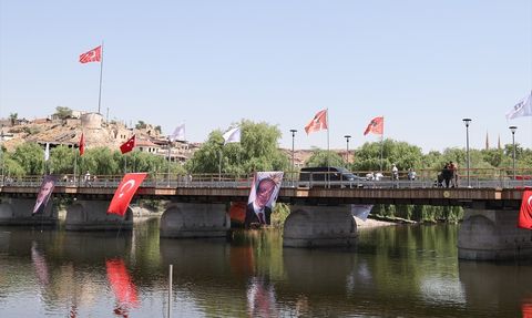 Ulaştırma ve Altyapı Bakanı Uraloğlu'ndan Tarihi Avanos Köprüsü Açılışı