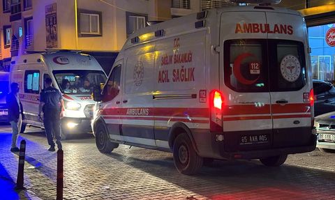 Van'da 16 Yaşındaki Genç Parkta Hayatını Kaybetti