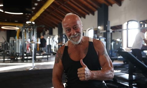 76 Yaşındaki 'Herkül Dede' Erkan Yılmazer, Spor Tutkusu ile Gençlere İlham Oluyor