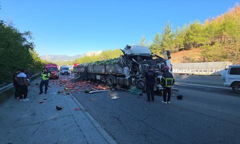 Adana'da Tır Kazası: 1 Yaralı