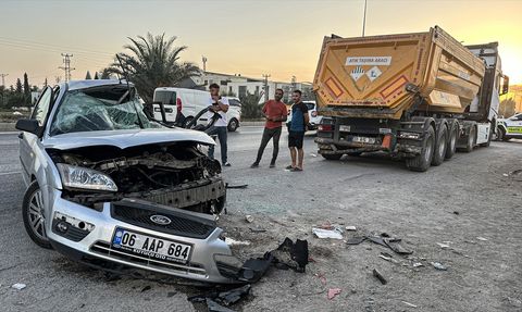 Adana'da Trafik Kazası: İki Ölü, Bir Yaralı