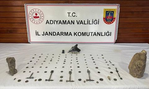 Adıyaman'da Tarihi Eser Kaçakçılığı Operasyonu: 4 Şüpheli Yakalandı