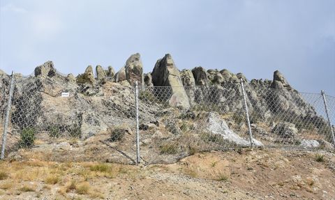 Afyonkarahisar'da Kaya Düşmesi Tehlikesine Çelik Ağ Çözümü