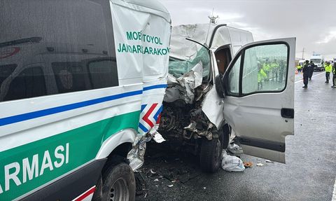 Aksaray'da Trafik Kazası: 2 Asker Şehit, 1 Kişi Hayatını Kaybetti