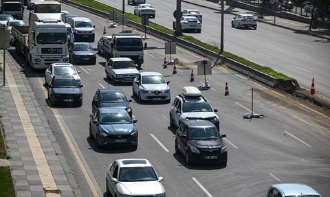 Ankara'daki Yol Çalışmaları Trafiği Yoğunlaştırdı