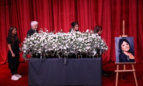 Anta Toros için Anma Töreni