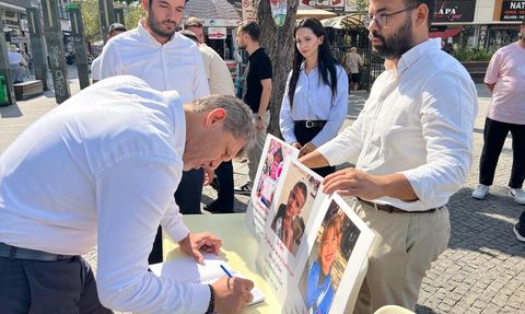 Antalya'da 'Boş Sıralar' Etkinliği İle Gazze'deki Çocuklar Anıldı