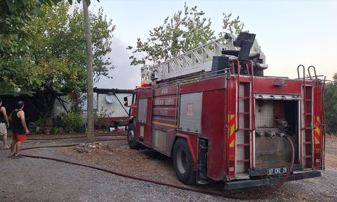 Antalya'da Müstakil Evde Yangın