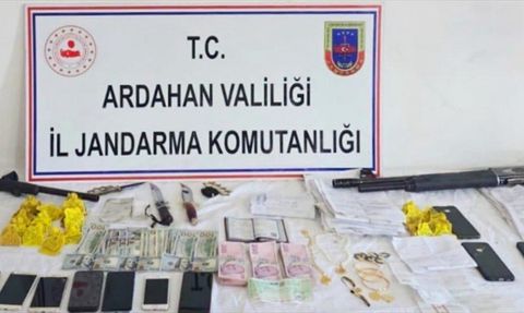Ardahan'da Dolandırıcılık Operasyonu: 4 Kişi Tutuklandı
