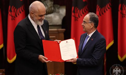 Arnavutluk'ta Yeni Hükümet Kurma Görevi Edi Rama'ya Verildi