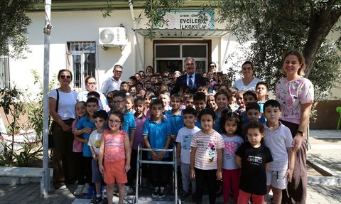 Aydınlı Öğretmenin Evciler İlkokulu'na Yeniden Hayat Verme Projesi