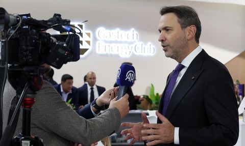 Bakan Bayraktar, Gastech 2025'te Doğal Gaz Anlaşmalarını Açıkladı