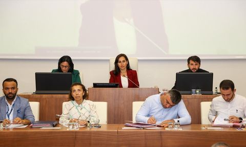 Beykoz Belediye Meclisi'nde Maaş Sorunları Gündeme Geldi