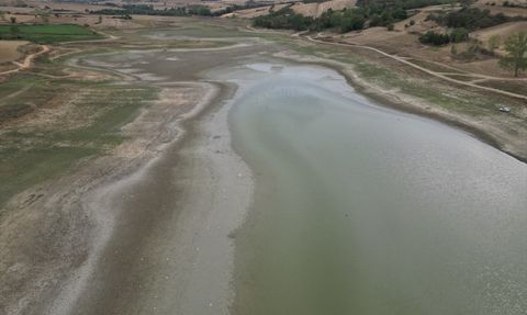 Bıyıkali Göleti'nde Su Seviyesi Kritik Düzeye Düştü