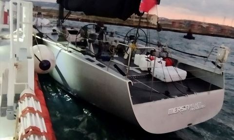 Çanakkale Boğazı'nda Sürüklenen Tekne Kurtarıldı