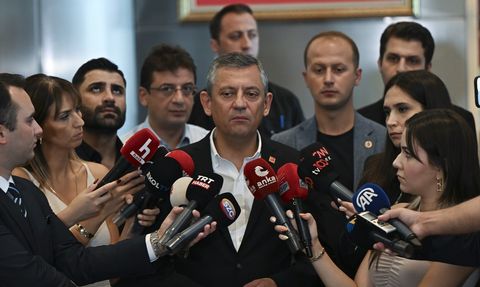 CHP Genel Başkanı Özel'den Olağanüstü Kurultay Açıklaması