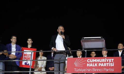CHP Genel Başkanı Özgür Özel, Bahçelievler'de Gençlere Umut Verdi