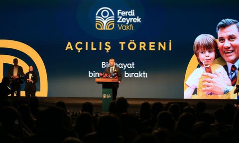 CHP Genel Başkanı Özgür Özel Ferdi Zeyrek Vakfı’nı Açtı