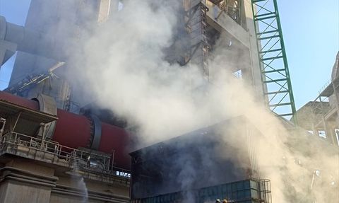 Düzce'de Çimento Fabrikasında Yangın