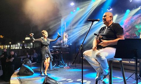 Eda ve Metin Özülkü, Antalya'da Unutulmaz Bir Konser Verdi