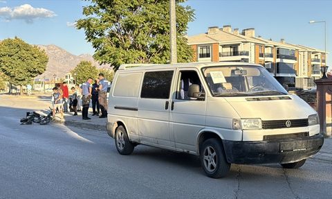 Erzincan'da Elektrikli Bisiklet Kazası: 10 Yaşındaki Çocuk Ağır Yaralandı