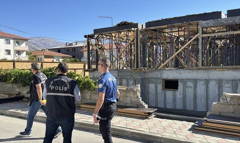 Erzincan'daki İnşaat Kazası: İşçi Düşerek Ağır Yaralandı