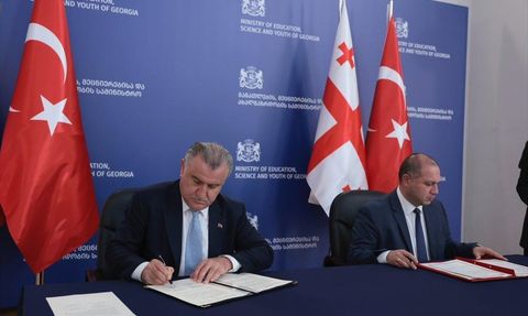Gençlik ve Spor Bakanı Osman Aşkın Bak, Gürcistan'da Uluslararası Görüşmeler Gerçekleştirdi