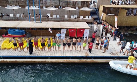 Hatay'da Denizcilik Şenliği Coşkusu