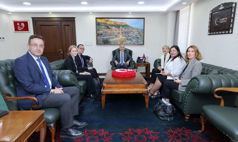 İngiltere Büyükelçisi Jill Morris Mardin'i Ziyaret Etti