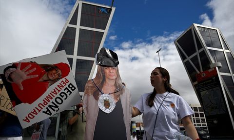 İspanya Başbakanı'nın Eşi Mahkemeye Çıktı